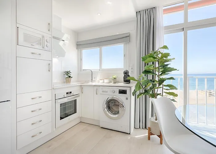 Hanami Avenida De España Sea Front