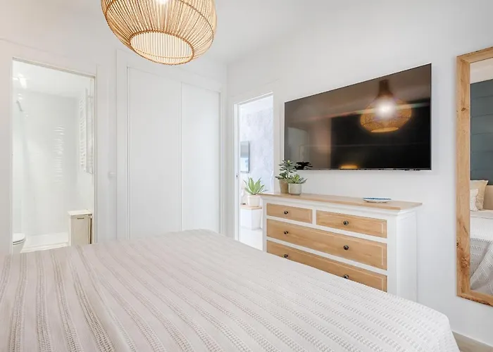 Hanami Avenida De Espana Sea Front