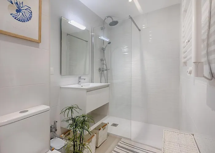 Hanami Avenida De Espana Sea Front * إِستيبونا